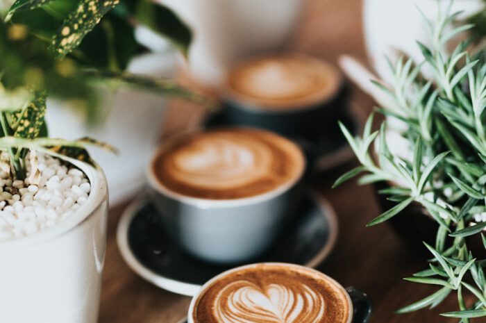 קפסולות או פולי קפה – מה מתאים למי? המומחים מסבירים